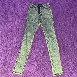 Fashion Nova neon lime skinny jeans